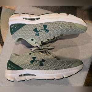 Under Armour Charged Gemini Dark Green Accent Running Shoes, Size 9, Used